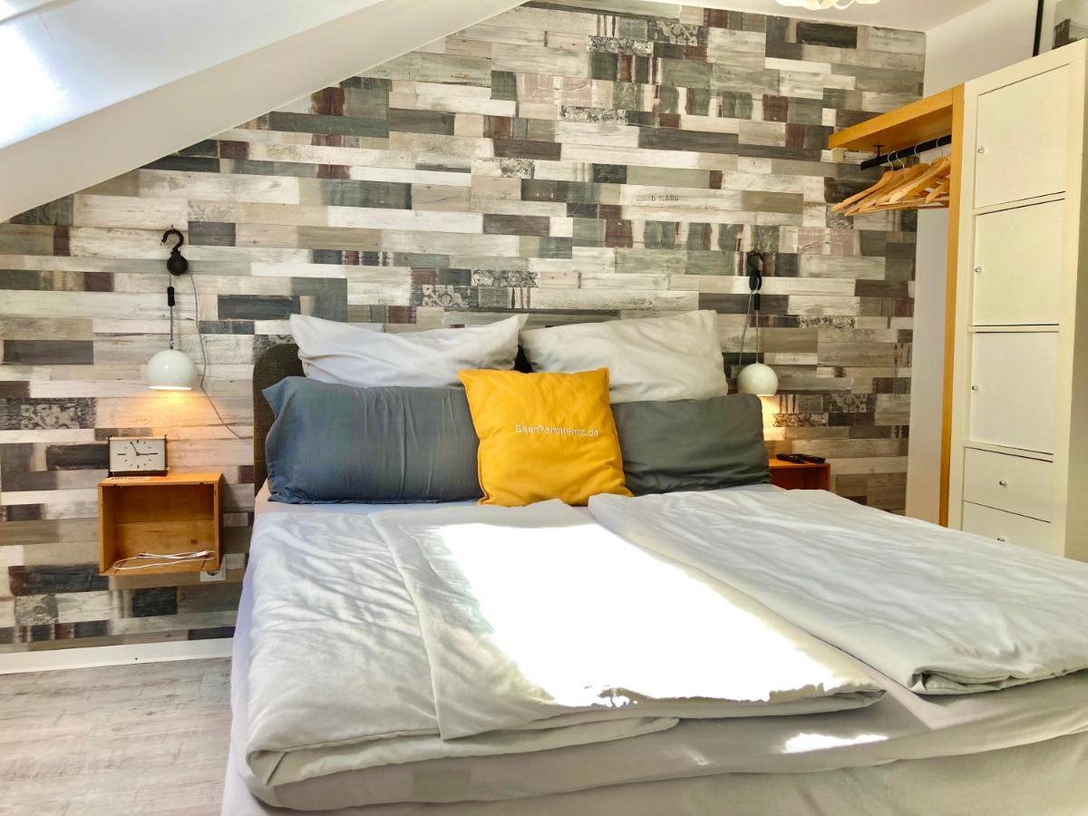 SaarPartment M6 am Staden in Saarbrücken - Living in Style mit Küche, Bad, Boxspringbett, WiFi, Parking - 11x in SB Exterior foto