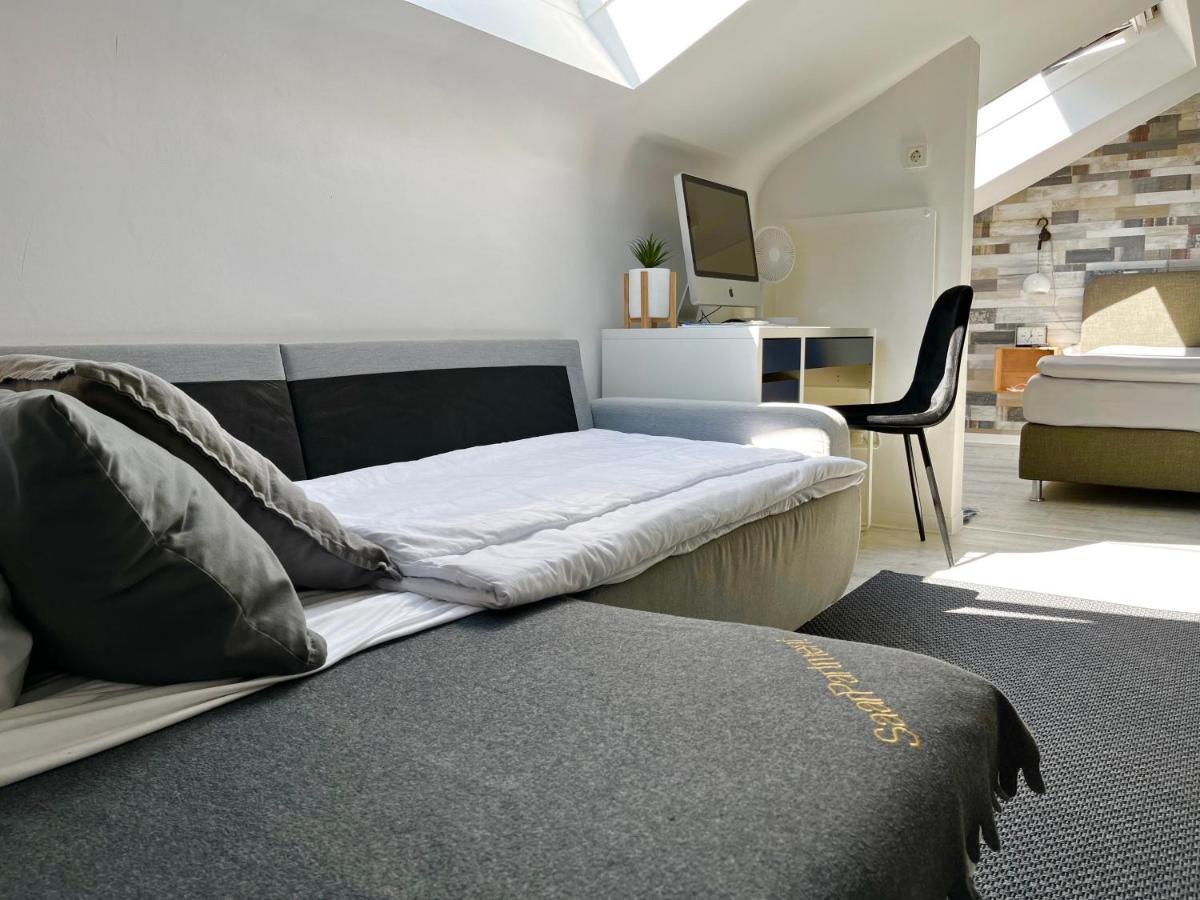 SaarPartment M6 am Staden in Saarbrücken - Living in Style mit Küche, Bad, Boxspringbett, WiFi, Parking - 11x in SB Exterior foto